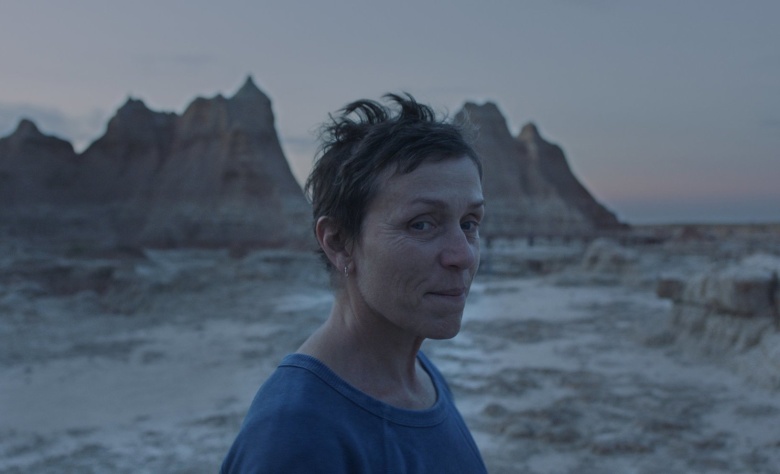 Кадр из фильма "Земля кочевников". Фото: Searchlight Pictures