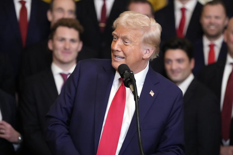 Вашингтон, 3 февраля 2025 года. Дональд Трамп выступает с речью на церемонии в честь команды Florida Panthers, выигравшей Кубок Стэнли