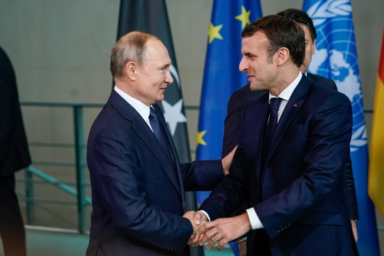 Владимир Путин и Эмманюэль Макрон