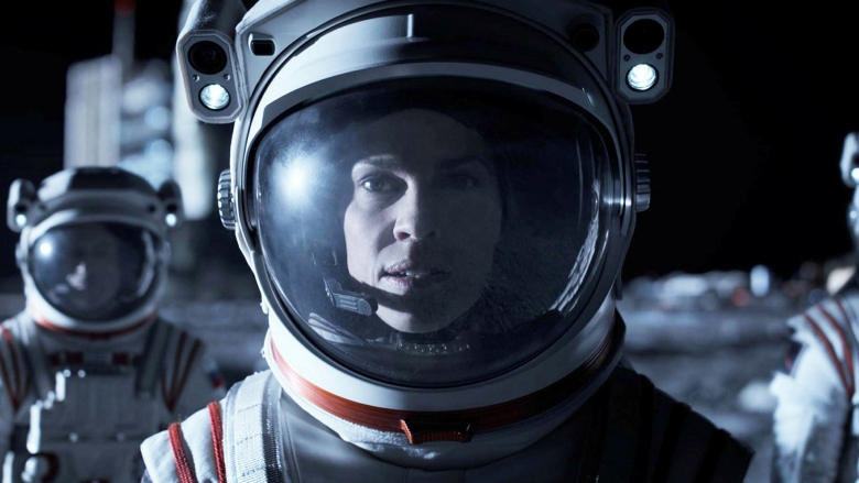 Кадр из сериала "Away". Фото: Netflix