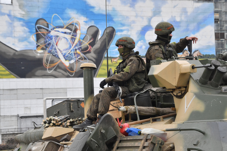 Российские военные на территории Чернобыльской АЭС. Фото: Global Look Press