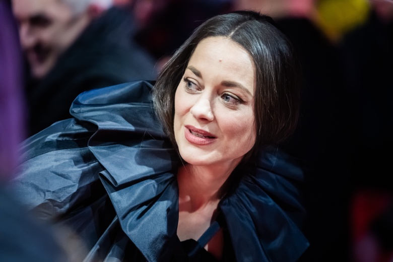 Берлин, 16 февраля 2025 года. Актриса Марион Котийяр на премьере фильма "Ледяная башня", участвующем в конкурсе  75-й Берлинале