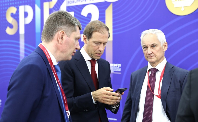 Министр экономического развития Максим Решетников, министр промышленности и торговли Денис Мантуров, вице-премьер Андрей Белоусов. Фото: kremlin.ru