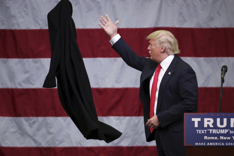 Дональд Трамп во время предвыборной речи